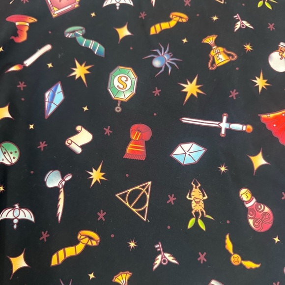 Harry Potter AOP Skater Skirt POCKETS Large Fandom Fashion Witchcore Geek-Chic - Picture 2 of 5